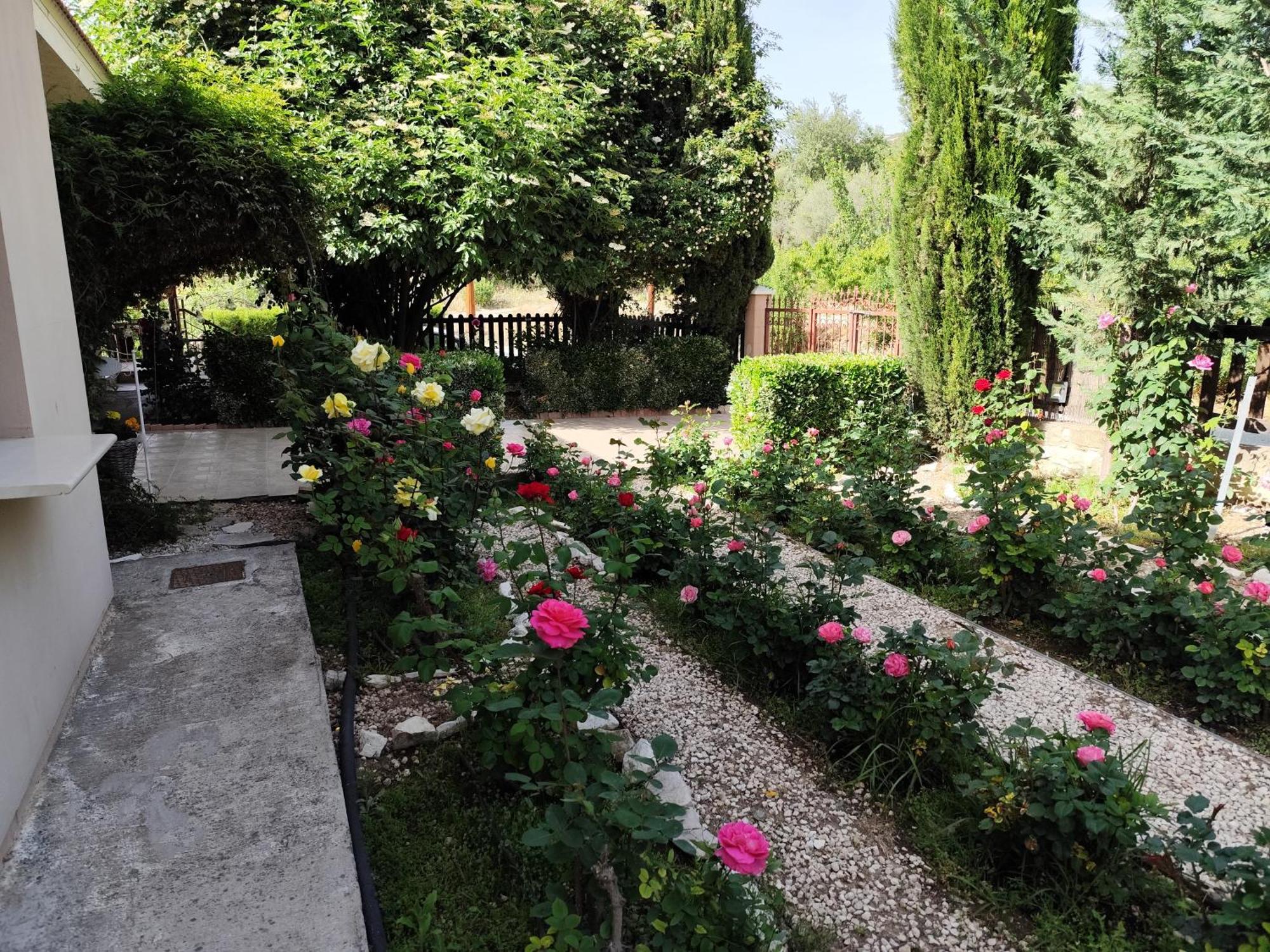 Roses Villa Trimiklini Zewnętrze zdjęcie
